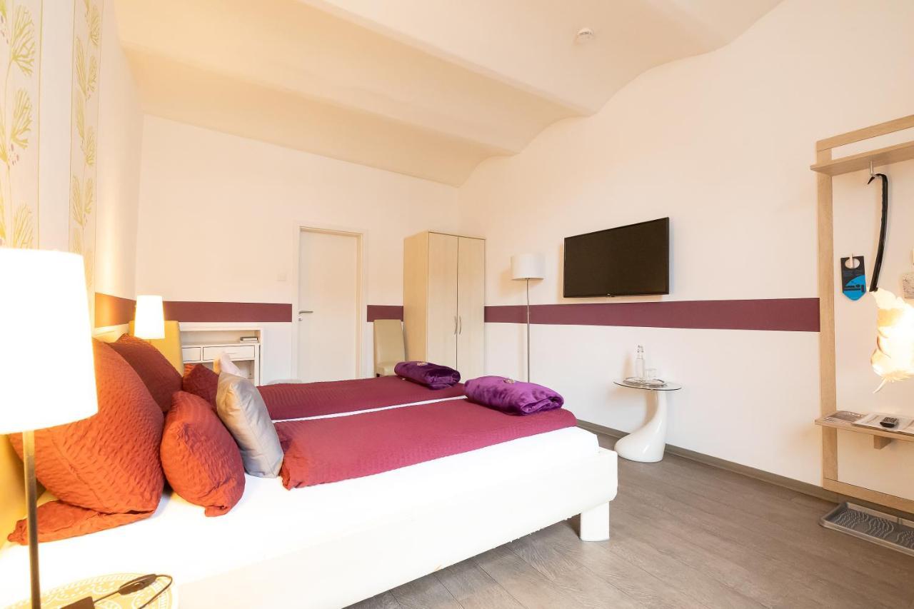 Hotel Dah-Inn Дахау Екстериор снимка