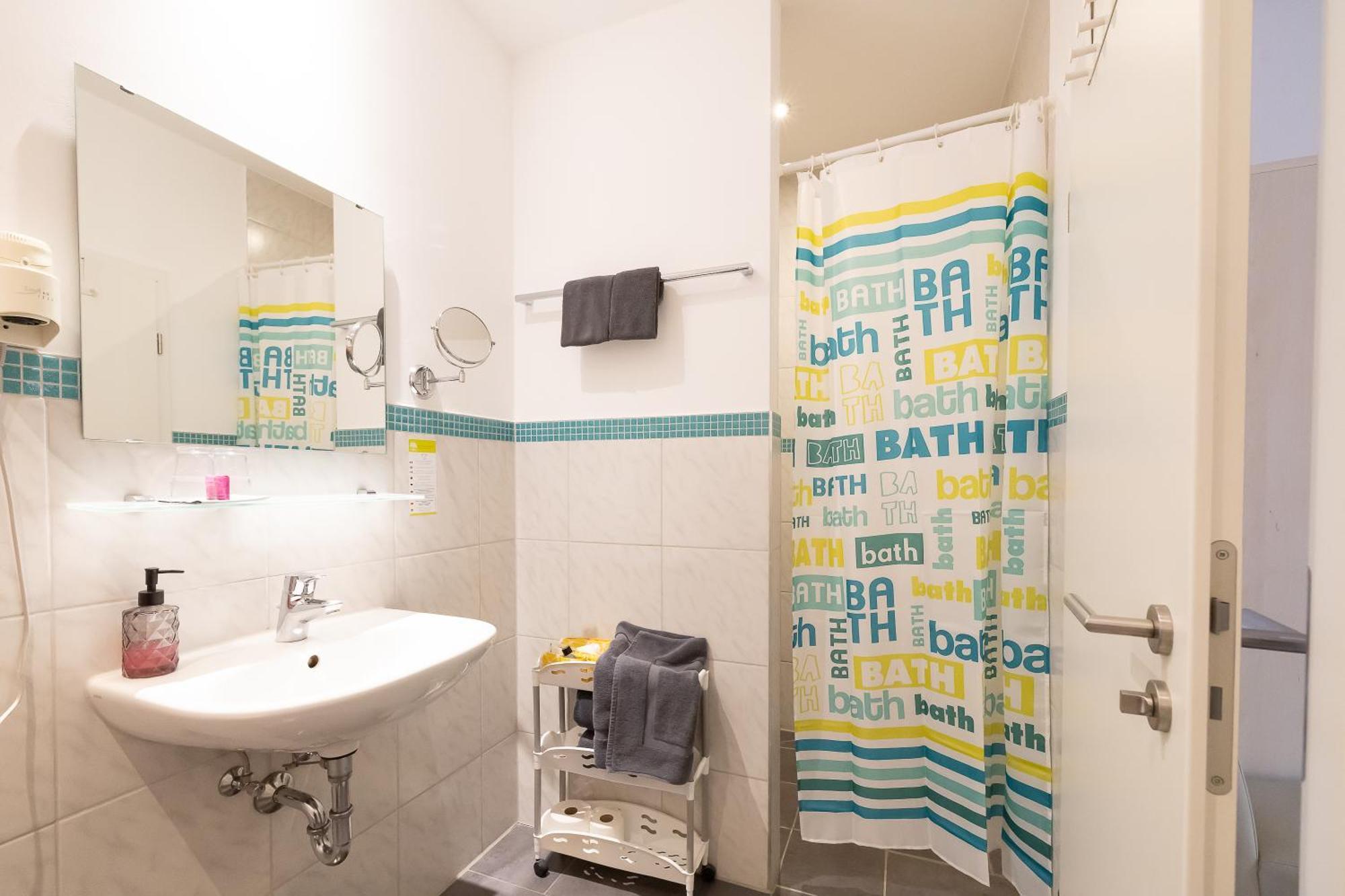 Hotel Dah-Inn Дахау Екстериор снимка