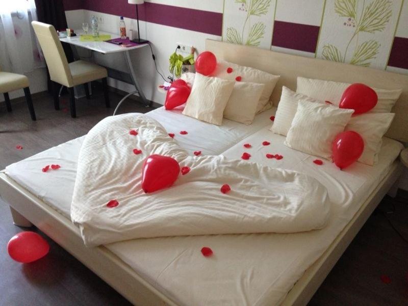 Hotel Dah-Inn Дахау Екстериор снимка